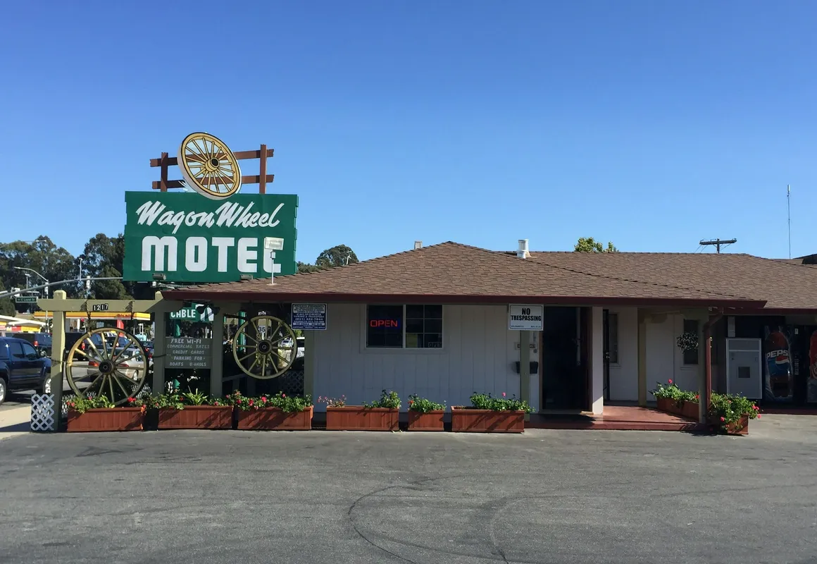 Wagon Wheel Motel hotel hero