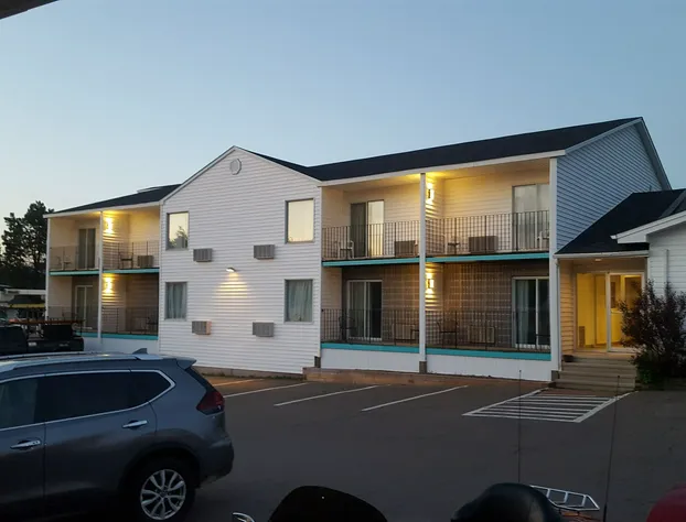 Auberge Shores Inn & Hotel hotel detail image 3