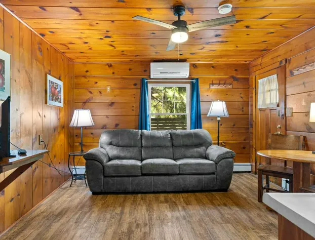 Lakeview on the Lake hotel detail image 2