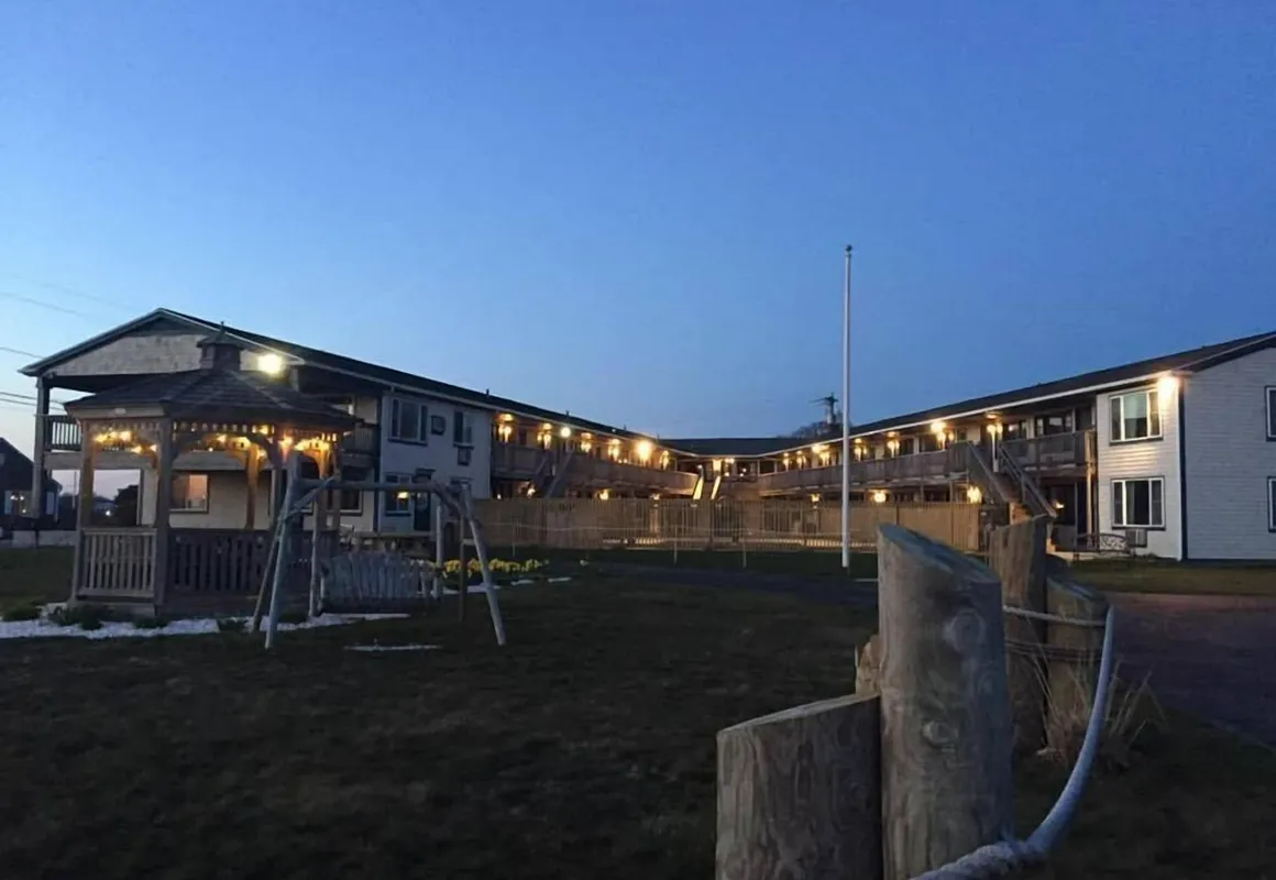 Mariner's Point Resort hotel hero