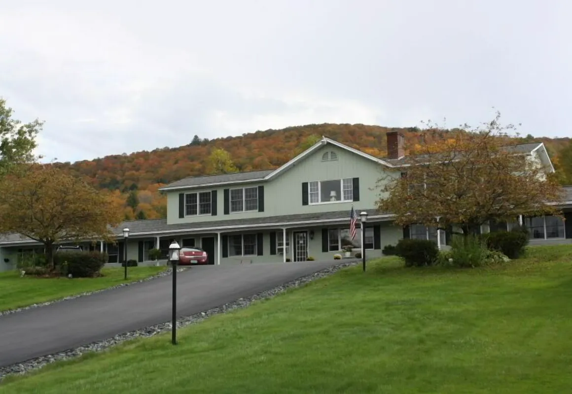 Braeside Lodging hotel hero