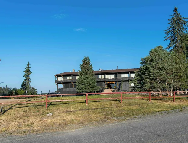 Lac Le Jeune Resort hotel detail image 2