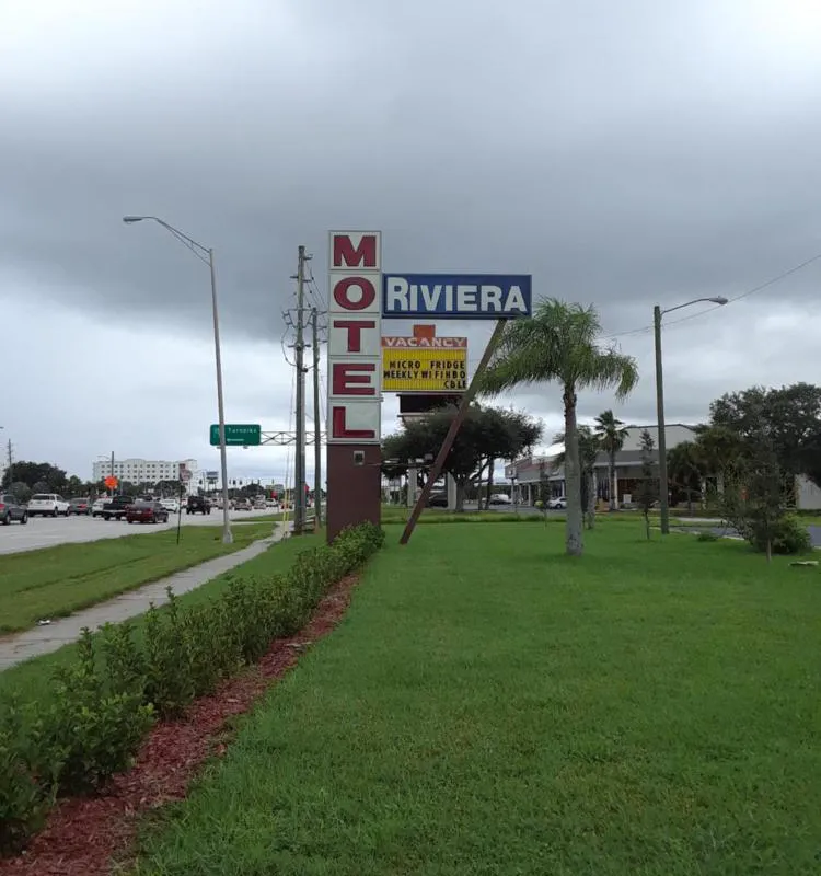 Riviera Motel hotel hero