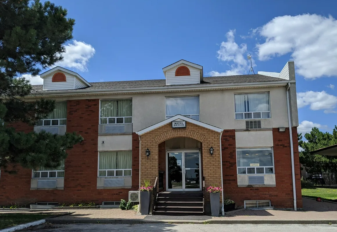 Vaughan Inn hotel hero