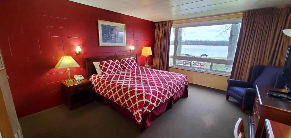 Riverview Motel hotel hero