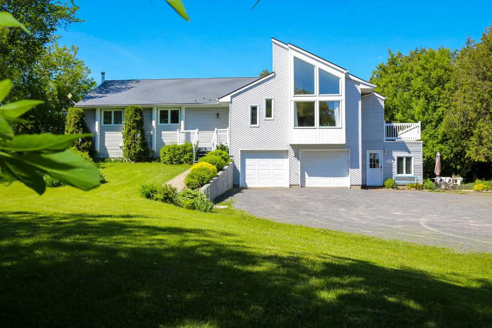 Cedar Drive Inn hotel hero