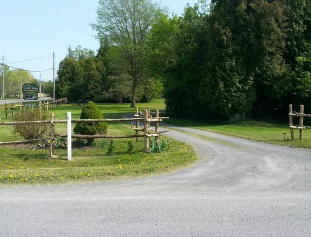 Cedar Drive Inn hotel detail image 1