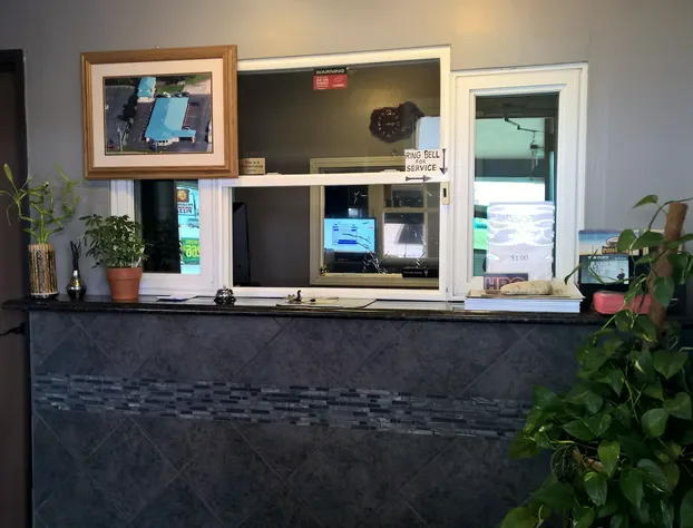 Economy Inn Motel hotel detail image 4