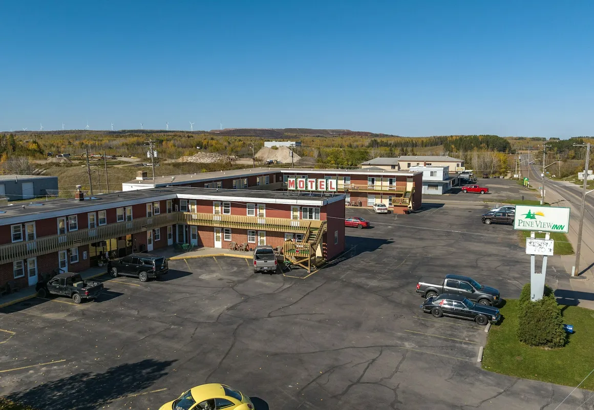 Pine View Inn hotel hero