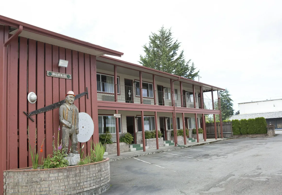 The Forks Motel hotel hero