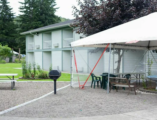 The Dew Drop Inn Motel hotel detail image 2