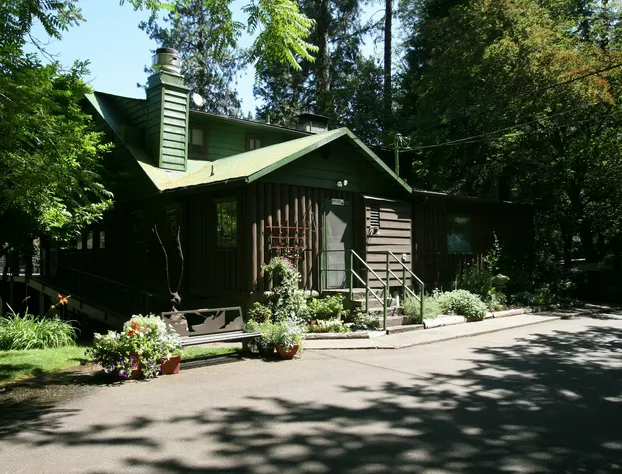 Morrison's Rogue River Lodge hotel detail image 4