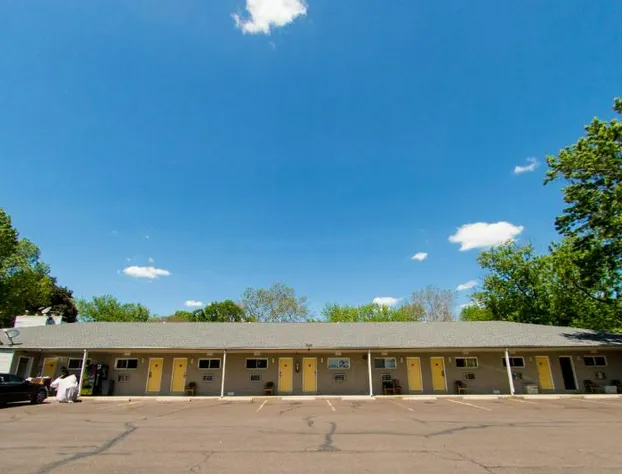 Scottish Inn and Suites hotel detail image 1