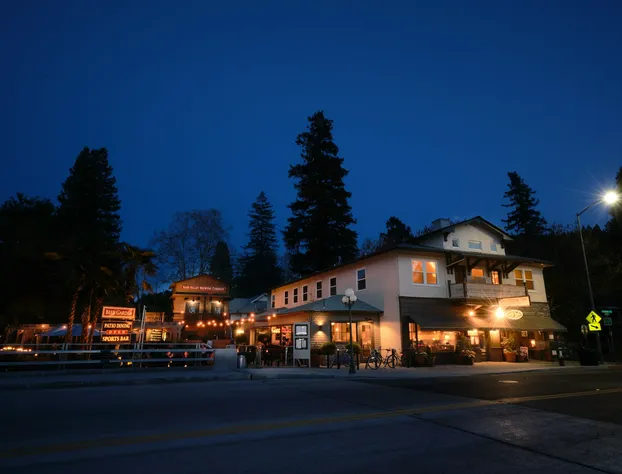 Calistoga Inn Restaurant and Brewery hotel detail image 3