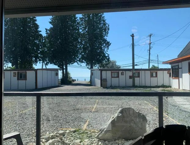 Oceanside Villas hotel detail image 3