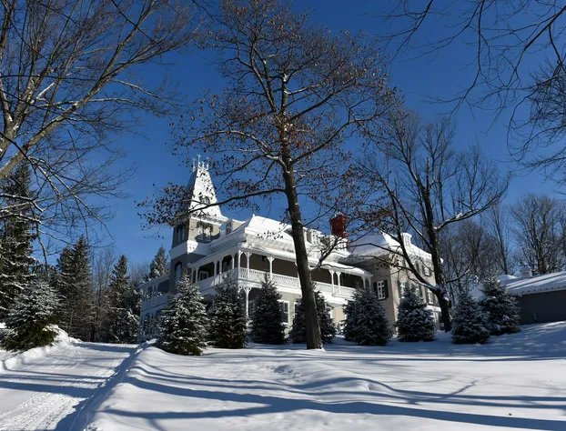 Manoir Maplewood hotel detail image 1
