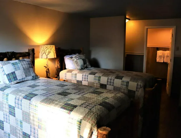 Lone Fir Resort hotel detail image 4