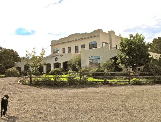 Bear Mountain Lodge hotel detail image 3