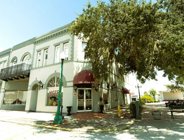 Oak Tree Hotel hotel detail image 1