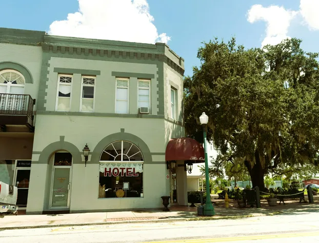 Oak Tree Hotel hotel detail image 2