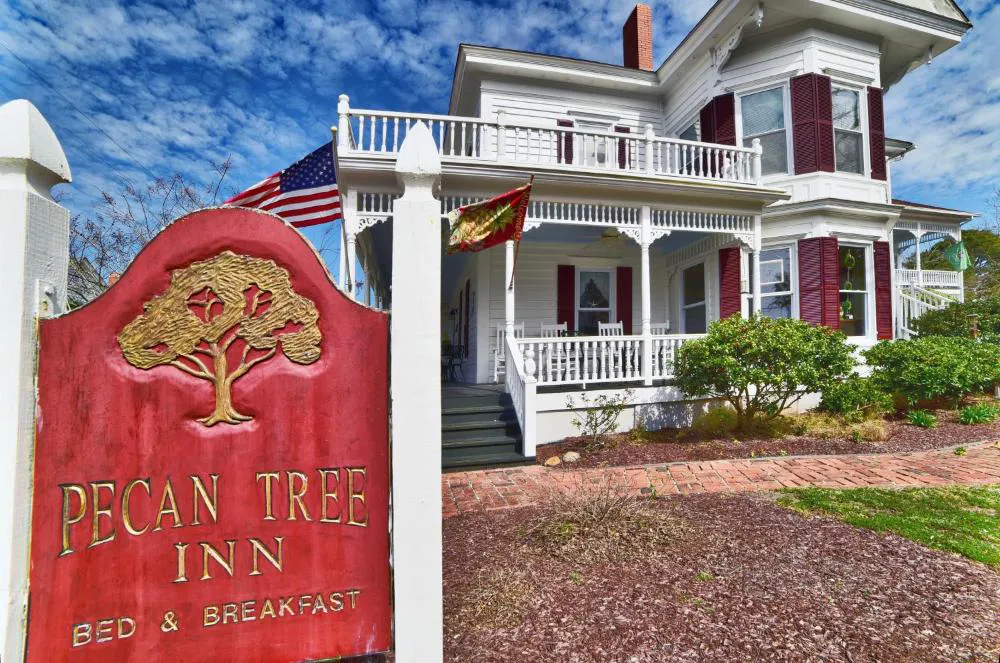 Pecan Tree Inn hotel hero