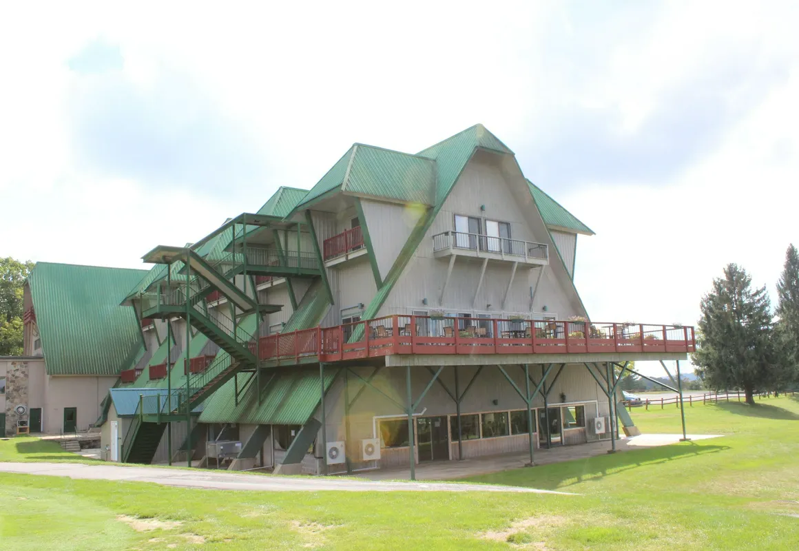 Alpine Lake Resort hotel hero