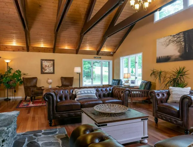 White Horse Lodge hotel detail image 2