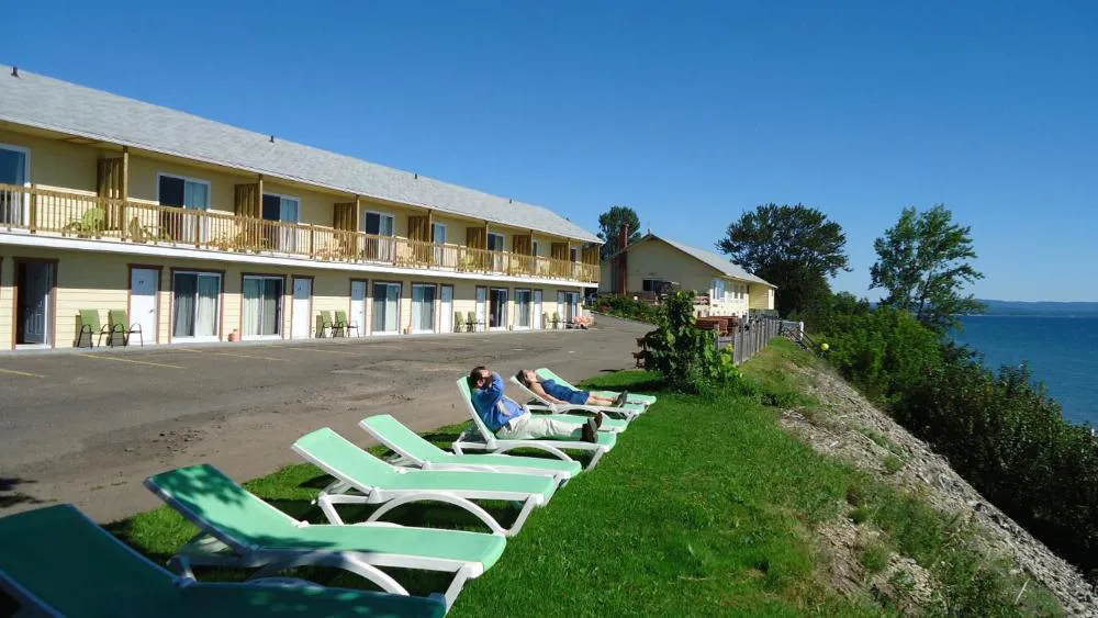 Motel Carleton sur mer hotel hero