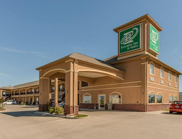 Executive Inn and Suites Cushing hotel detail image 1