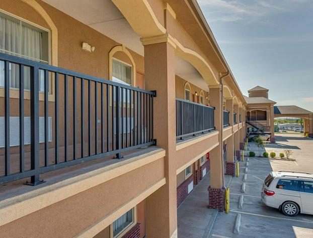 Executive Inn and Suites Cushing hotel detail image 2