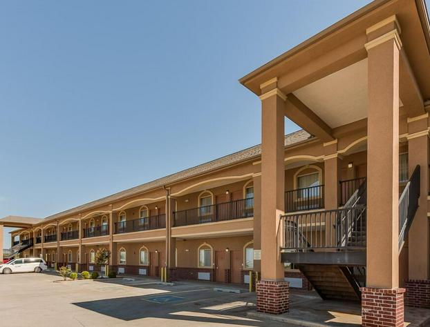 Executive Inn and Suites Cushing hotel detail image 4