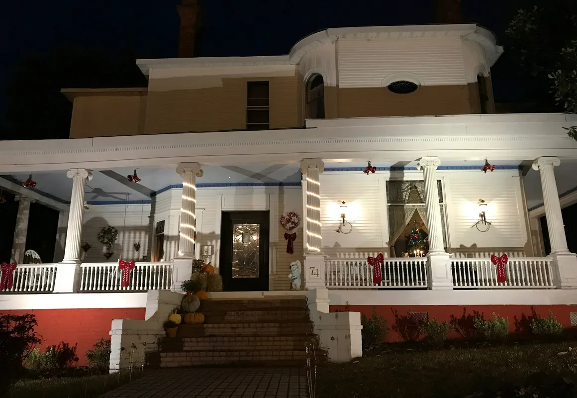 Simmons-Bond Inn Bed & Breakfast hotel hero