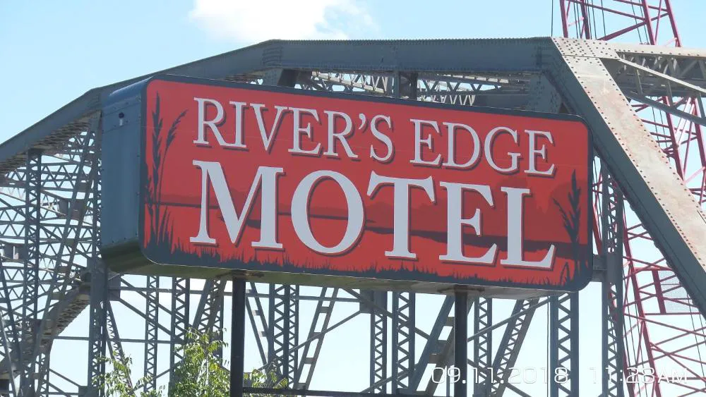 River's Edge Motel hotel hero