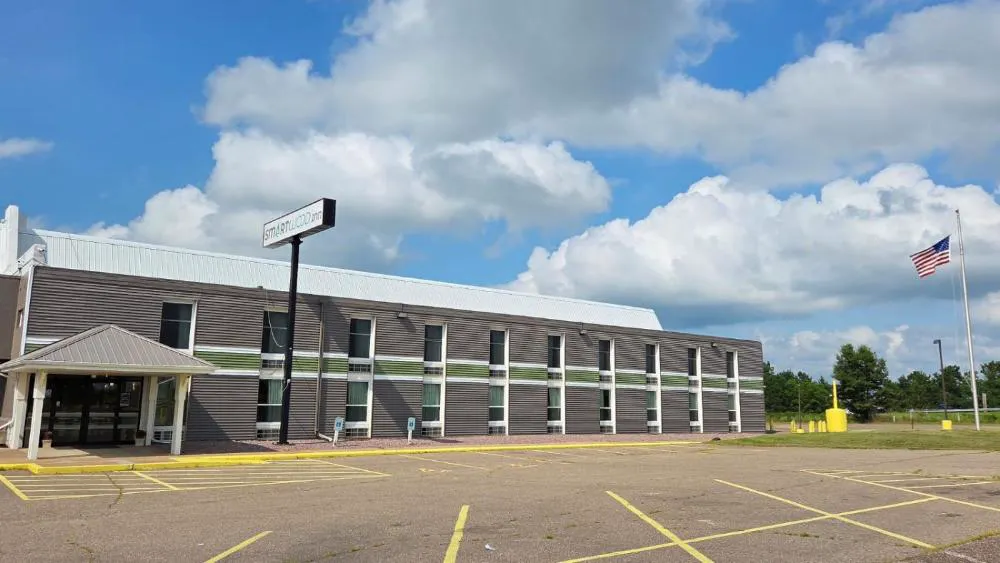 Smartwood Inn hotel hero