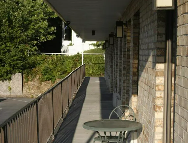 Relax Inn Motel hotel detail image 4