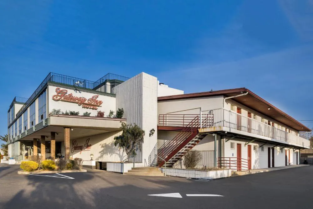 Gateway Inn hotel hero