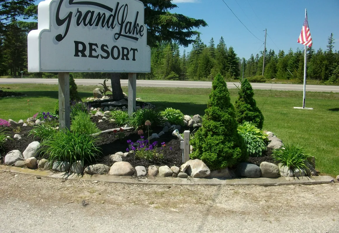 Grand Lake Resort hotel hero
