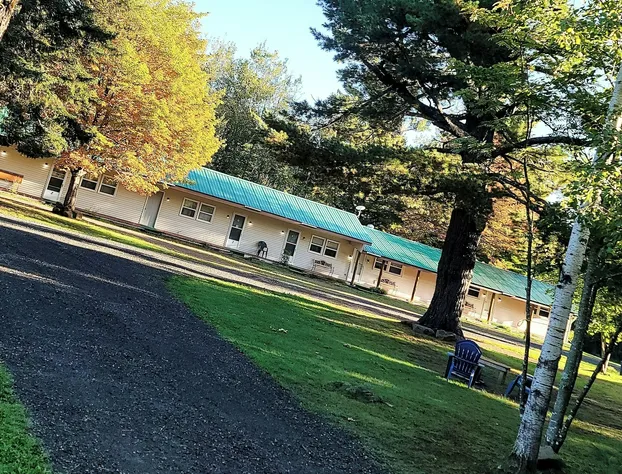 Kouch Chalets hotel detail image 1