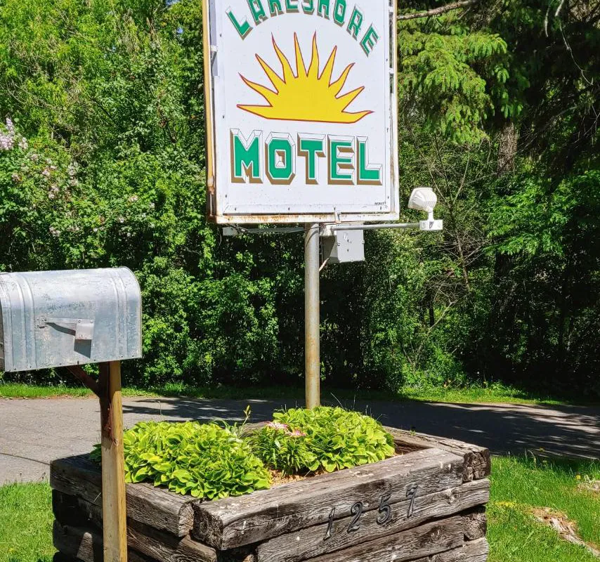 Lakeshore Motel Ice Lake hotel hero