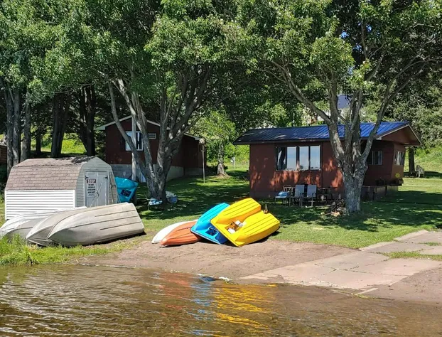 Lakeshore Motel Ice Lake hotel detail image 2
