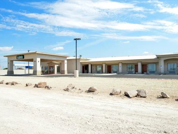 La Bonita Inn & Suites hotel detail image 1