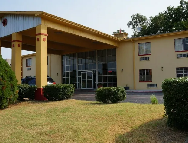 Travelers Inn hotel detail image 1