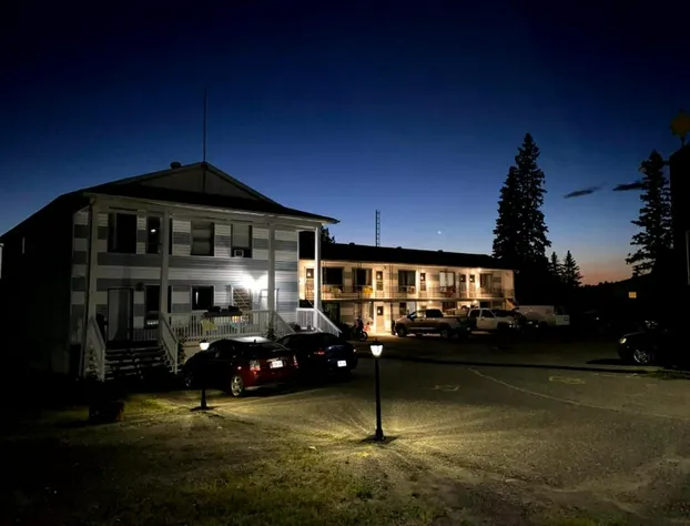 Bay Lake Inn (Frontiersman Motel) hotel detail image 3