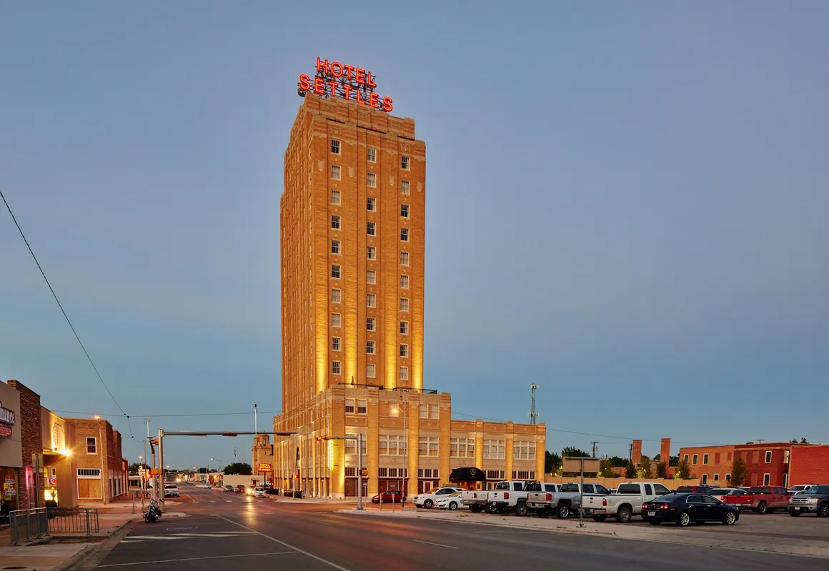 Hotel Settles hotel hero