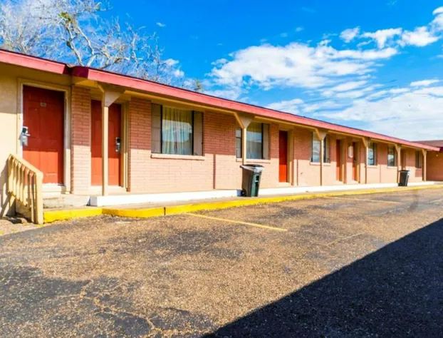 Capital O Hotel Beeville - US 181 hotel detail image 1