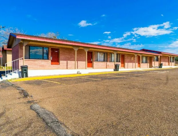 Capital O Hotel Beeville - US 181 hotel detail image 2