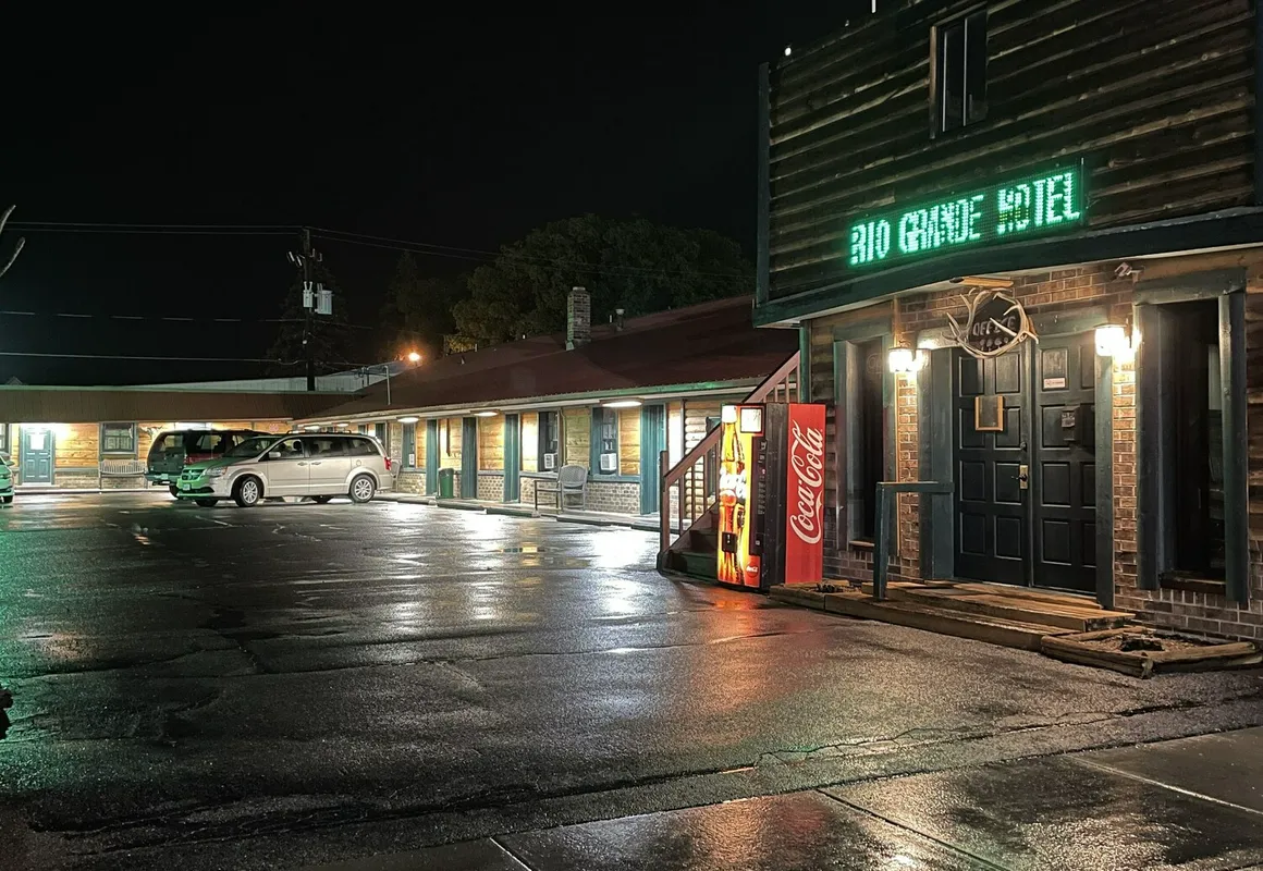 Rio Grande Motel hotel hero