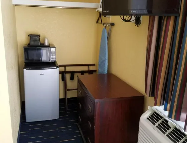 Country Inn Sterling hotel detail image 2