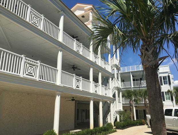 Carriage House Inn hotel detail image 1