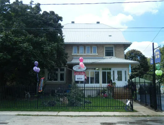 10th Avenue Guest House & Suites hotel detail image 2